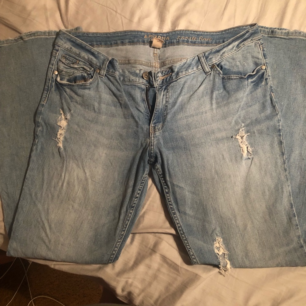 Arzona distressed jeans